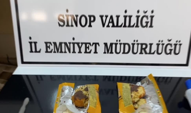 Kek Paketlerinden Uyuşturucu Çıktı