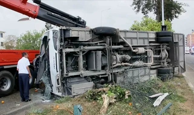 Otel Servis Aracı Devrildi,19 Yaralı