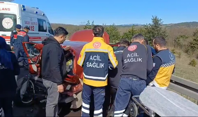 Otomobil Ciple Çarpıştı:3 Yaralı