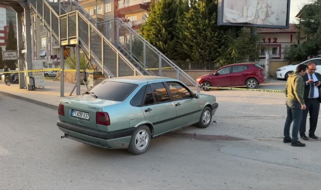 Tartıştığı Kadını Boğazından Bıçakladı!