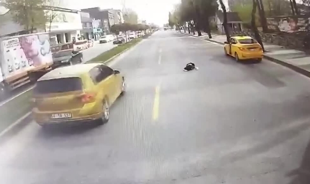 Yaya Geçidinde Otomobil Dehşeti!