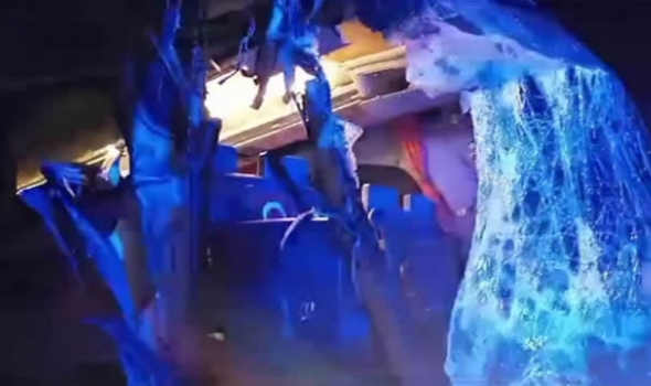 Yolcu Otobüsü Tıra Arkadan Çarptı