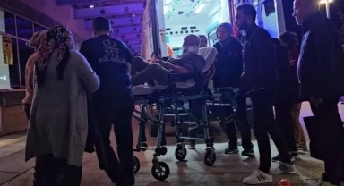 Abisini ve Karısını Kürekle Dövdü!