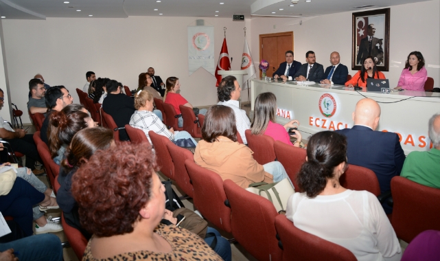 Eczacılık Mesleği Masaya Yatırıldı