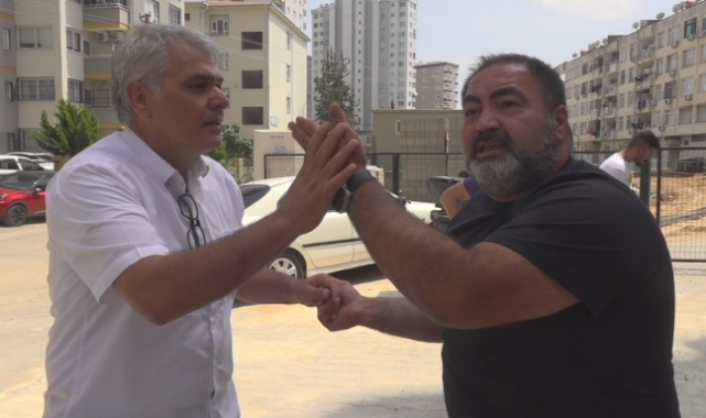 Evinin Kapısına Duvar Ören Müteahhit Tarafından Darbedildi
