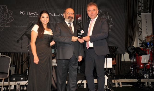 İçmimarlar Odası Adana Şubesi’nden Meslek Duayenlerine Plaket