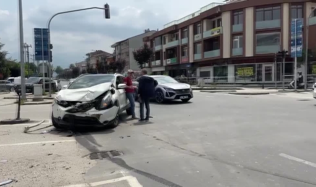 Kavşakta Feci Kaza:7 Yaralı
