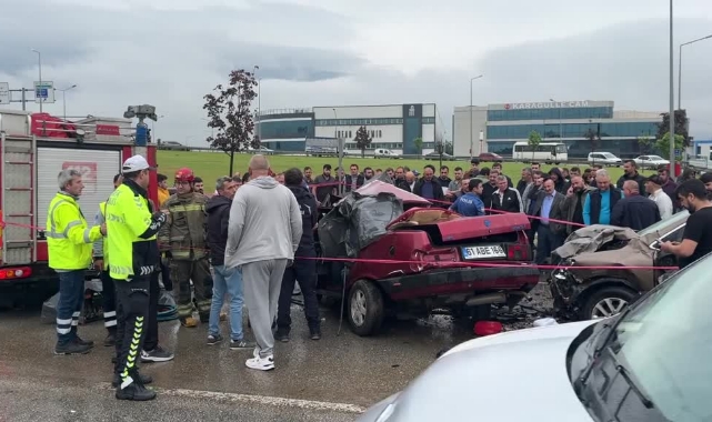 Kontrolden Çıktı, Karşı Şeride Daldı:2 Ölü