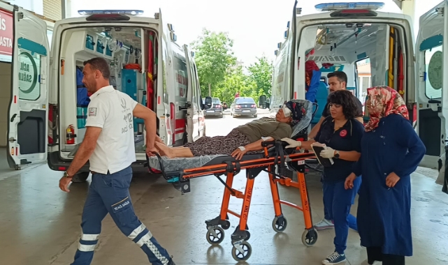Otomobiller Çarpıştı:4 Yaralı