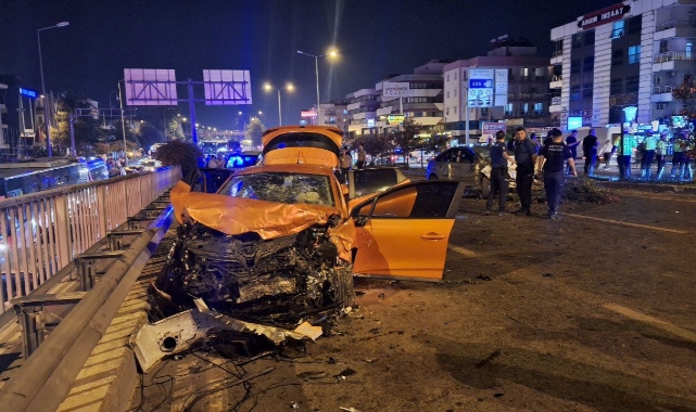 Otomobiller Çarpıştı:5 Yaralı