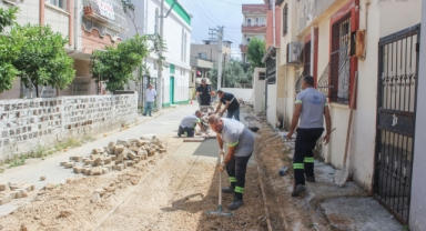 Seyhan'da, Parke Yenileme ve Düzenleme Çalışmaları Sürüyor