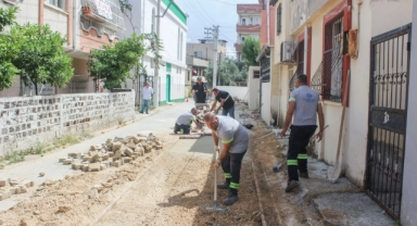 Seyhan'da, Parke Yenileme ve Düzenleme Çalışmaları Sürüyor