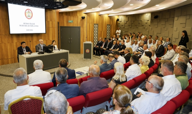 Vali Köşger Seyhan İlçesinde Görev Yapan Muhtarlarla Bir Araya Geldi