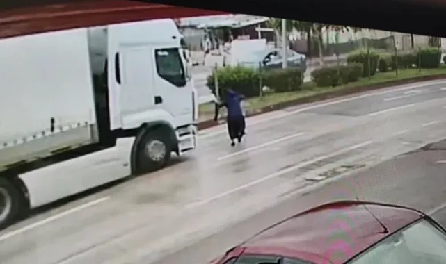 Yaşlı Kadına Tır Çarptı!