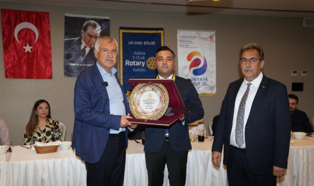 Zeydan Karalar'a ''En Başarılı Büyükşehir Belediye Başkanı'' Ödülü