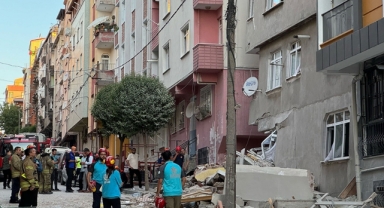 7 Katlı Bina Kısmen Çöktü