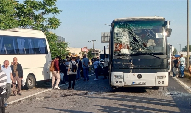 9 Araç Birbirine Girdi:19 Yaralı