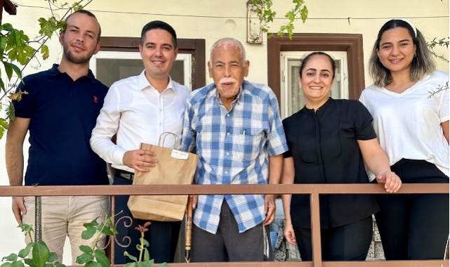 Adana Huzurevi'nde Coşkulu Bayramlaşma