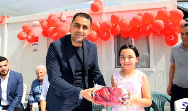 Başkan Kozay Konteyner Kentte Çocuklarla Bayramlaştı