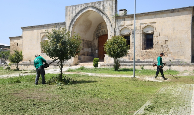 Ceyhan Belediyesi Kenti Bayrama Hazırlıyor