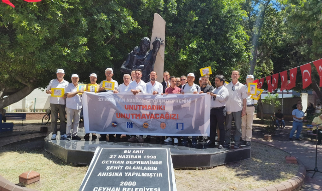 Ceyhan Depremi'nde Hayatını Kaybedenler Anıldı