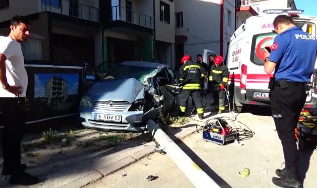İşçi Servisi İle Otomobil Çarpıştı, 5 Yaralı