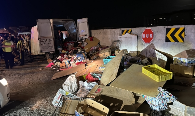Minibüsün Devrilmesi Sonucu 1 Kişi Öldü, 7 Kişi Yaralandı