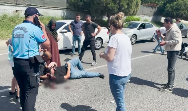 Motosiklet Yayaya Çarptı:2 Yaralı