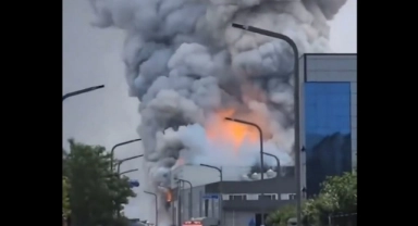 Pil Fabrikasında Yangın:20 Ölü