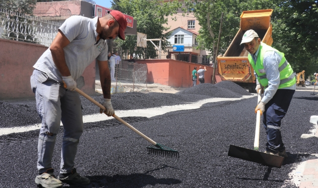 Pozantı'da Yollar Yeniden Yapılıyor