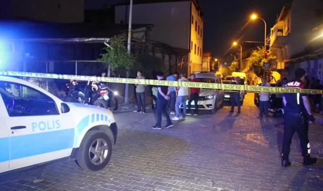 Sokak Ortasında Silahlı Çatışma:1 Ölü