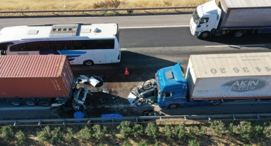 TAG Otoyolu'nda Zincirleme Trafik Kazası:3 Ölü
