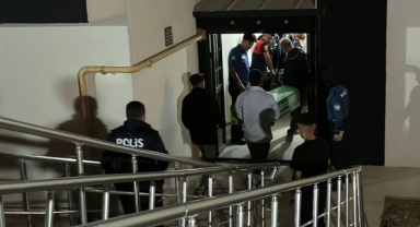 Asansör Kabini İle Duvar Arasında Sıkışarak Öldü