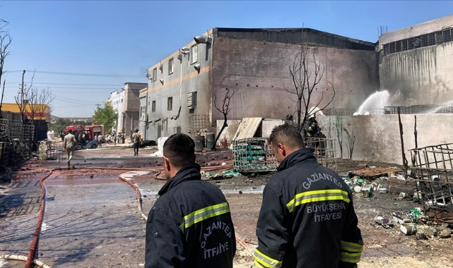 Boya Fabrikasında Korkutan Yangın