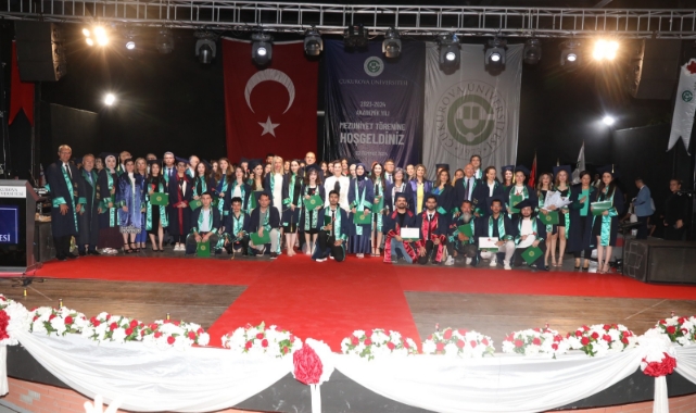 Çukurova Üniversitesinde Mezuniyet Coşkusu