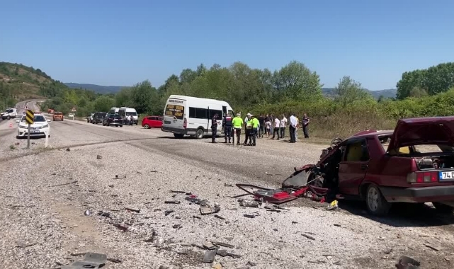 Kontrolden Çıktı, Yolcu Minibüsüyle Çarpıştı