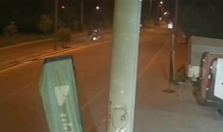 Köpeklerden Kaçarken Motosikletle Çarpışıp Öldü