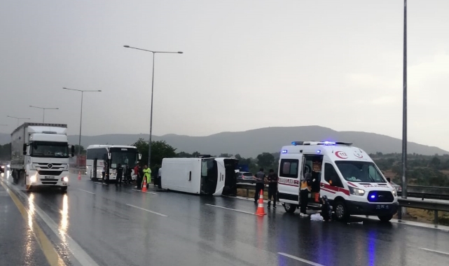 Minibüs Devrildi, 12 Tarım İşçisi Yaralandı