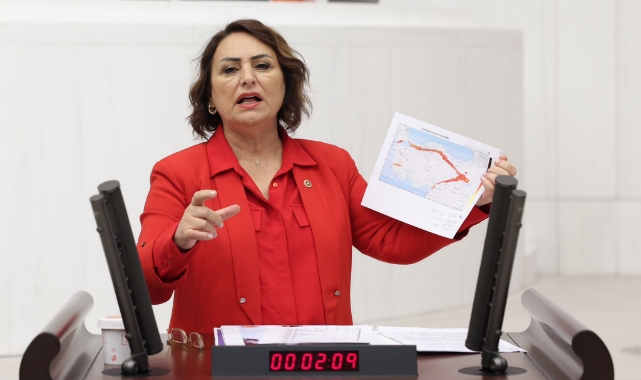Müzeyyen Şevkin'den ''Şakirpaşa Havalimanı''nın Kapatılmasına Tepki!