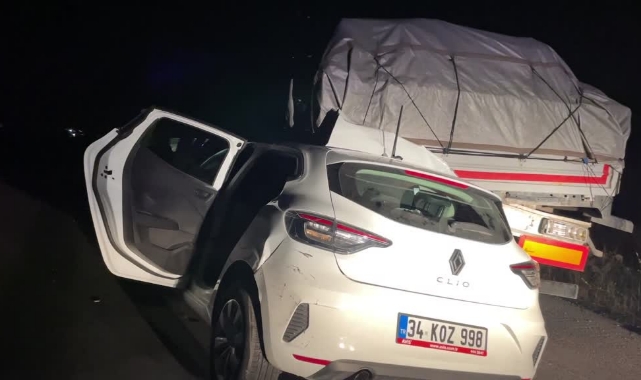 Otomobil Tıra Çarptı:5 Yaralı