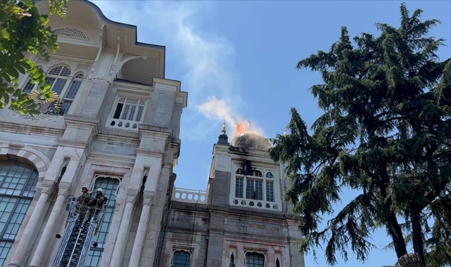 Sağlık Bilimleri Üniversitesi Binasının Çatı Katında Yangın