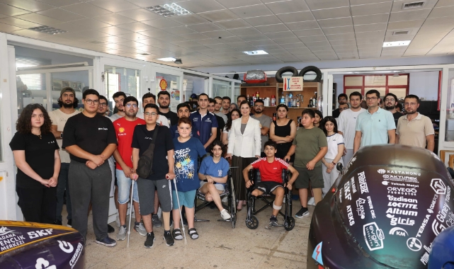 Tuncel, Depremzede Çocukların TEKNOFEST Heyecanına Ortak Oldu