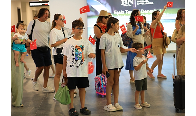 Çukurova Uluslararası Havalimanı'nda 30 Ağustos Zafer Bayramı Coşkuyla Kutlandı