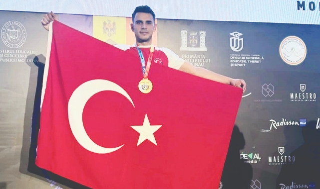 Deniz Can Uçar DÜNYA ŞAMPİYONU