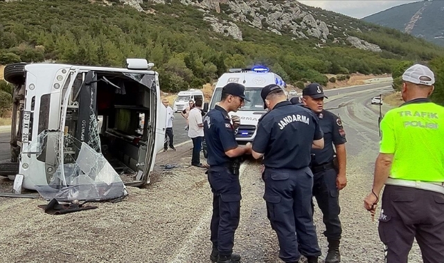 Düğün Yolunda Kaza:26 Yaralı