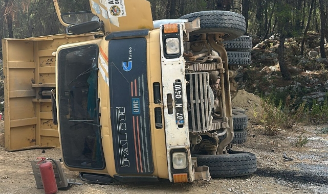 Hafriyat Kamyonu Şarampole Devrildi