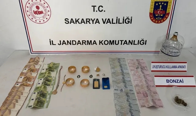 Hırsızlık Şüphelisinin Evinden Uyuşturucu Ve Silah Çıktı