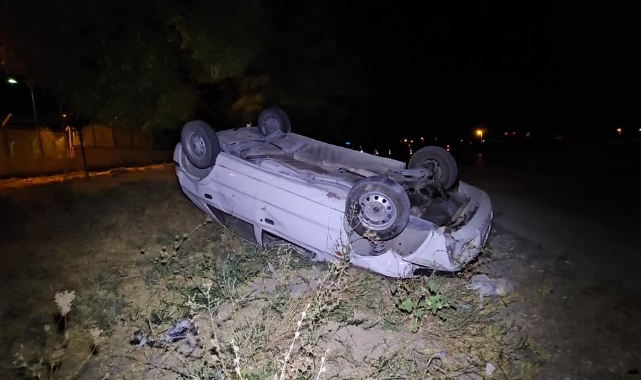 Otomobille Çarpışıp Ters Döndü:3 Yaralı
