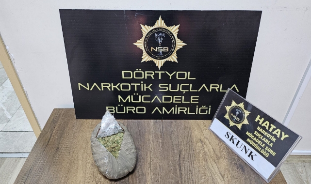Şüpheli Motosikletten 595 Gram Esrar Çıktı