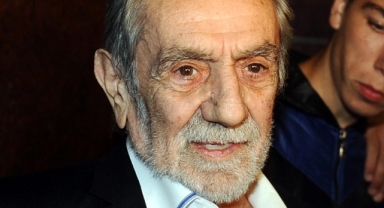 Ünlü Oyuncu Aydemir Akbaş Hayatını Kaybetti